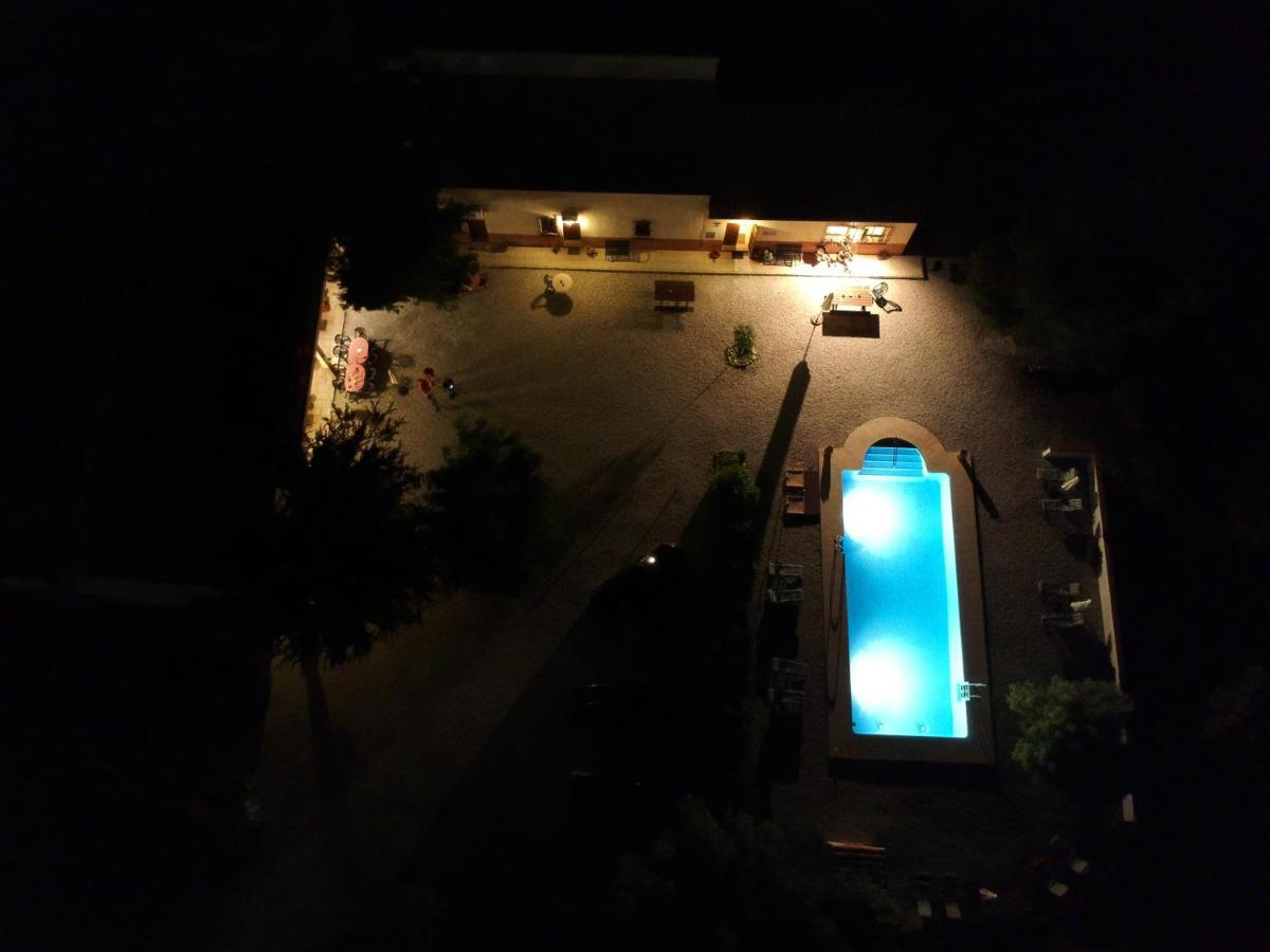 Cortijo La Estrella Apartment เบเลซรูบิโอ ภายนอก รูปภาพ